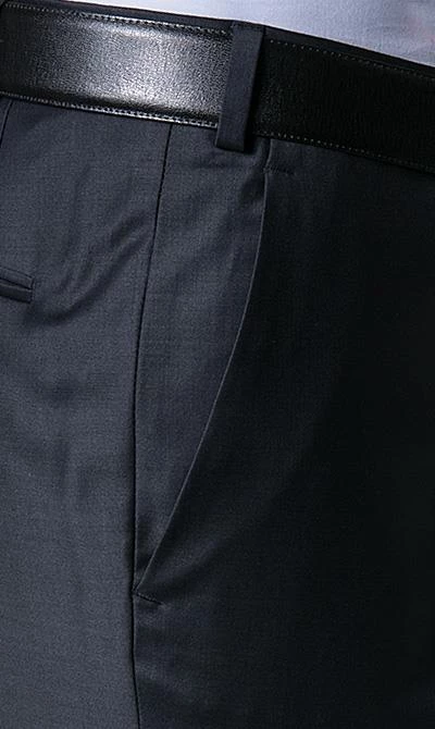 DIGEL Anzug 1009342/120210+114001+164003+190012/20 Anzug mit Weste, Plastron, Einstecktuch, Modern Fit, Schurwolle, Nachtblau 10 DIGEL Anzug 1009342/120210+114001+164003+190012/20 Anzug mit Weste, Plastron, Einstecktuch, Modern Fit, Schurwolle, Nachtblau – Bild 8